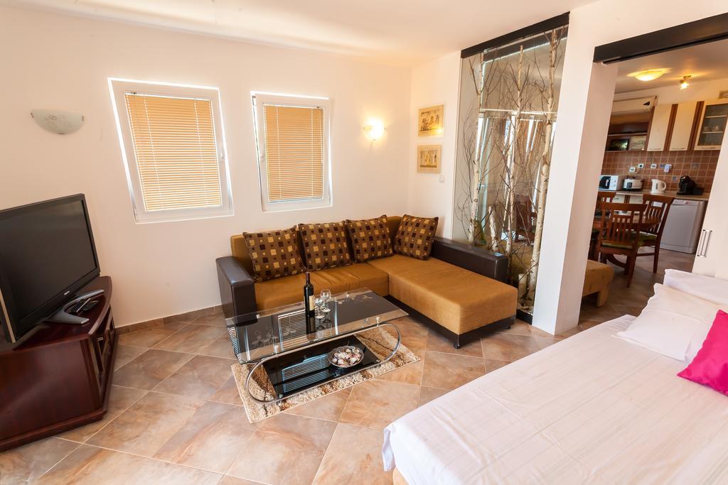 Apartments Mila Krimovica Kamer foto